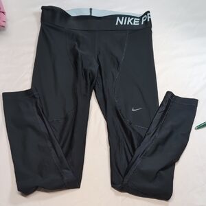 Nike WOMEN'S Black Performance Leggings